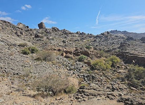 oman/nizwa/landmark/burial-tower-from-the-bronze-age