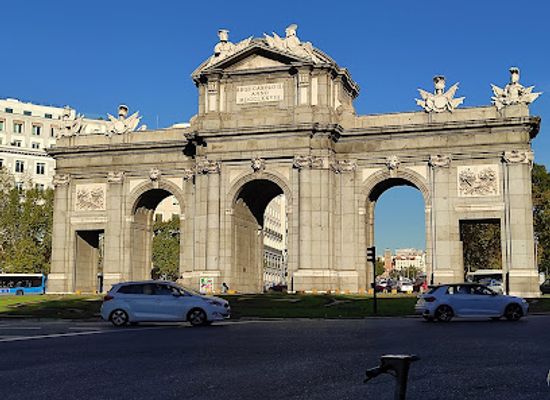 spain/madrid/salamanca/landmark/puerta-de-alcala