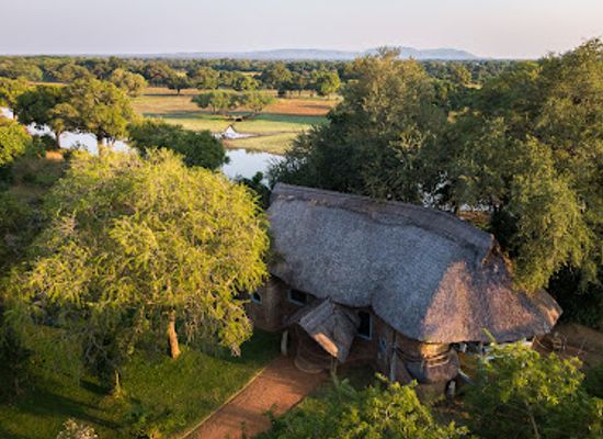 zambia/luangwa-valley/landmark/luangwa-safari-house