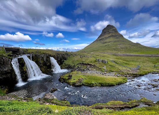 iceland/grundarfjorour-area/landmark/kirkjufell-mountain