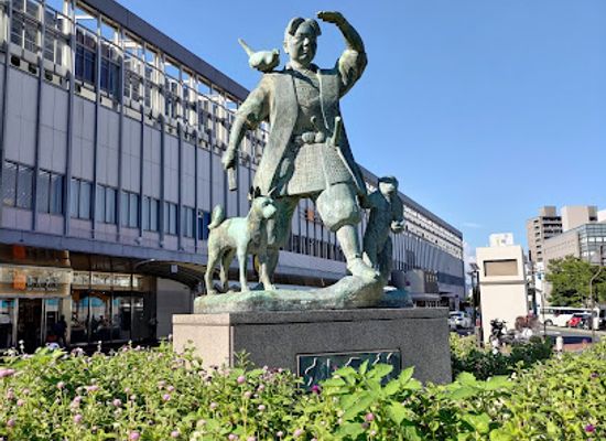 japan/mimasaka/landmark/statue-of-momotaro
