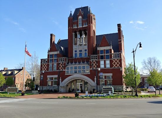 kentucky/bardstown/landmark/the-blind-pig-bourbon-market