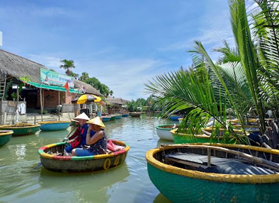 vietnam/hoi-an/landmark/eco-basket-boat-and-cooking-class