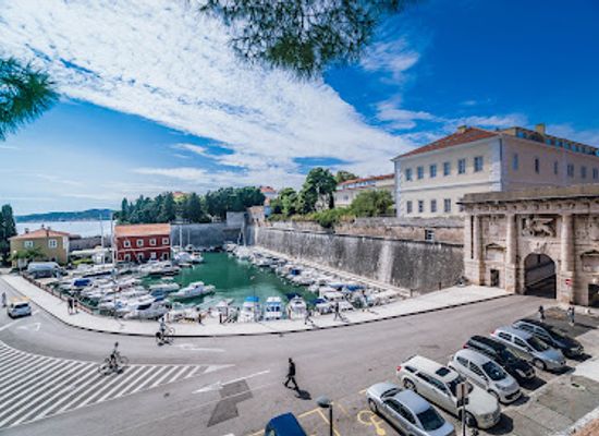 croatia/zadar/landmark/queen-jelena-madijevka-park