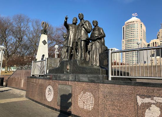 michigan/detroit/downtown-detroit/landmark/international-memorial-to-the-underground-railroad