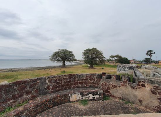 the-gambia/gunjur/landmark/fort-bullen