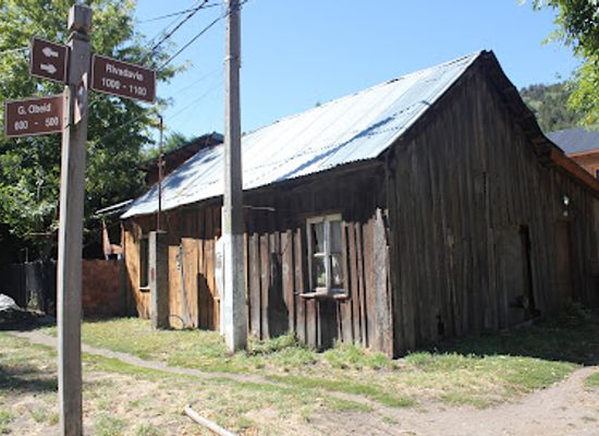 argentina/san-martin-de-los-andes/landmark/oldest-house-in-san-martin-de-los-andes