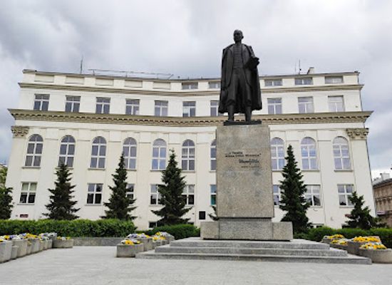 poland/kuyavia/landmark/statue-of-wincenty-witos