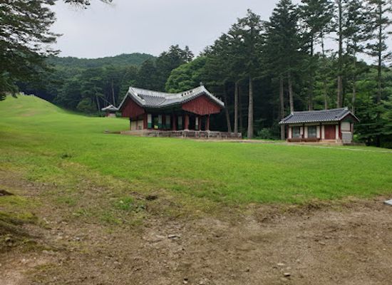 south-korea/yeongseo-region/landmark/soryeongwon-tomb-of-royal-noble-consort-suk-of-the-haeju-choe-clan