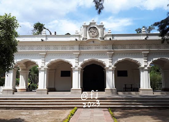 guatemala/antigua-guatemala/landmark/landivar-monument