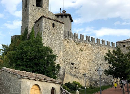 san-marino/faetano/landmark/third-tower-montale