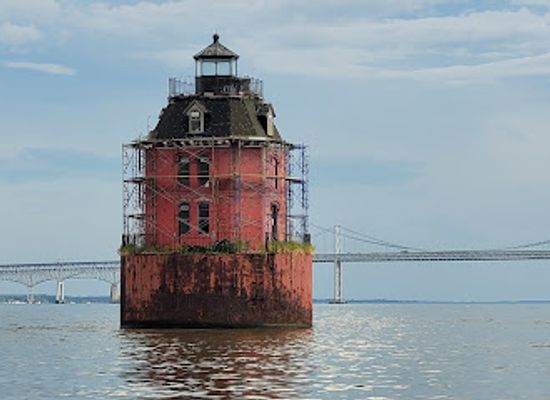 maryland/eastern-shore/landmark/sandy-point-shoal-light