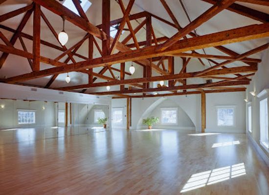 maine/camden/landmark/high-mountain-hall
