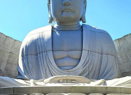 japan/sapporo/landmark/hill-of-the-buddha