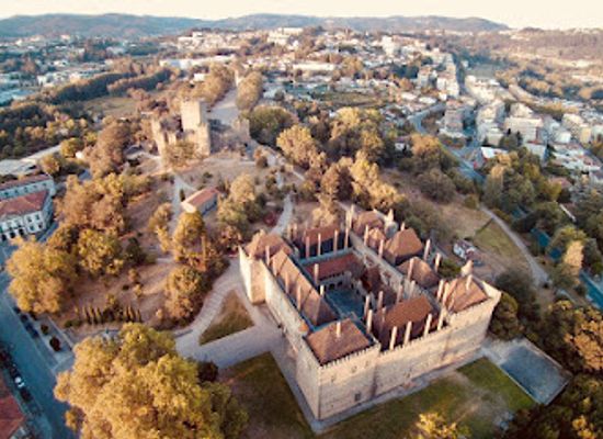 portugal/guimaraes/landmark/igreja-de-sao-miguel-do-castelo