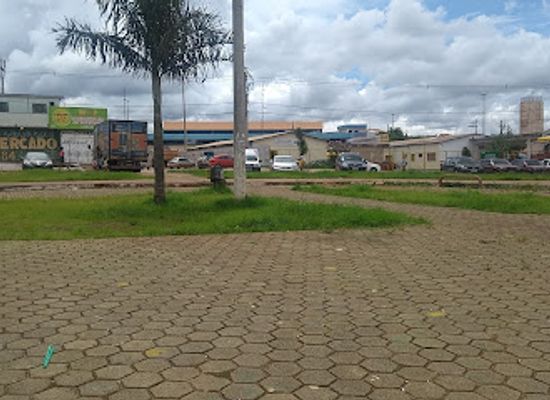 brazil/brasilia/landmark/praca-publica-de-cidade-estrutural