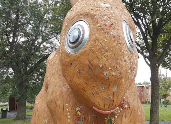minnesota/saint-paul/cathedral-hill/landmark/giant-rabbit-art-installation