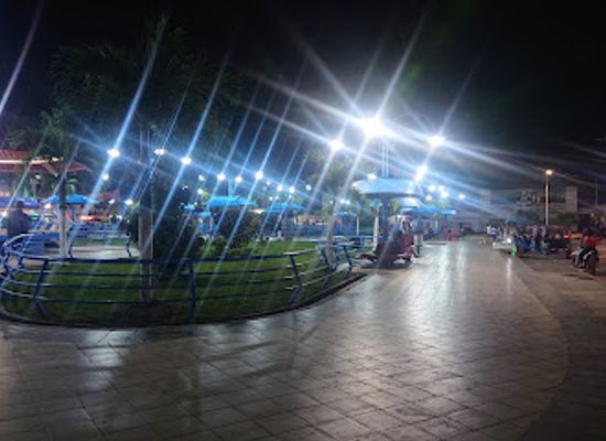 peru/iquitos/landmark/plaza-mayor-de-jose-abelardo-quinones-sjb