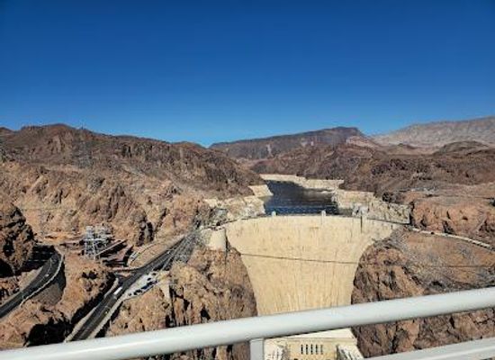 nevada/clark-county/landmark/mike-o-callagan-pat-tillman-memorial-bridge-plaza