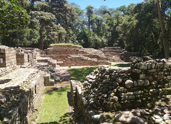 honduras/central-highlands/landmark/las-sepulturas