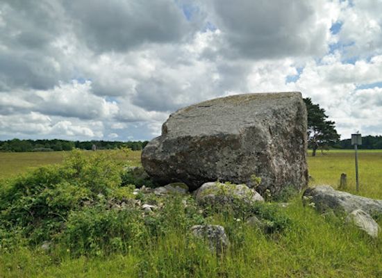 estonia/hiiumaa-island/landmark/kukka-pollukivi