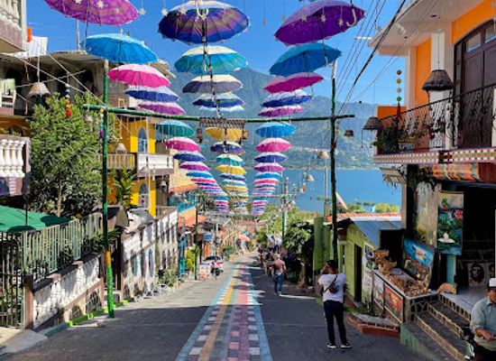 guatemala/lake-atitlan/landmark/street-of-the-arts