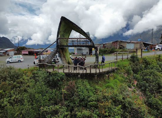 bolivia/yungas-road/landmark/bajo-sacramento