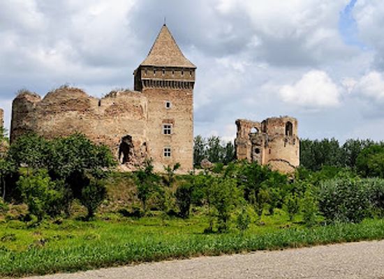 serbia/backa/landmark/bac-fortress