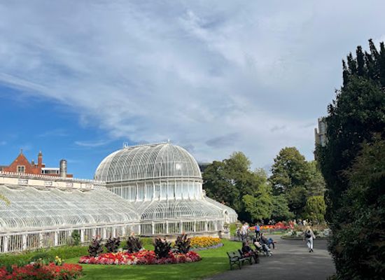united-kingdom/belfast/queens-quarter/landmark/lord-kelvin-statue