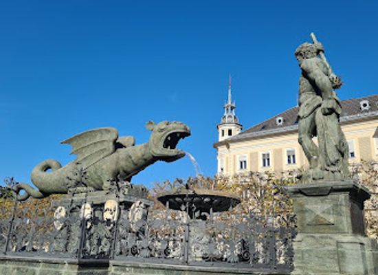 austria/klagenfurt/landmark/lindwurmbrunnen