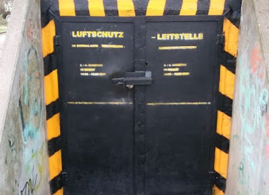 germany/cologne/nippes/landmark/bunker-koln-nippes-luftschutz-leitstelle-des-reichsbahn-ausbesserungswerkes-raw