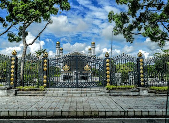 brunei/mukim-bangar/landmark/jame-asr-hassanil-bolkiah-mosque
