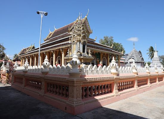 cambodia/battambang/sangkat-svay-por/landmark/wat-kandal