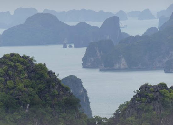 vietnam/ha-long-bay/landmark/sun-wheel-cable-car-sun-world