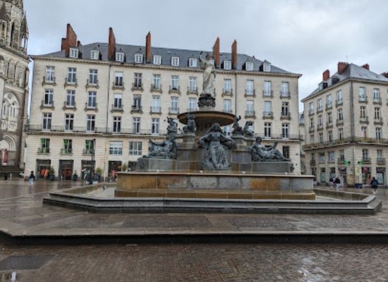 france/nantes/landmark/fontaine-de-la-loire