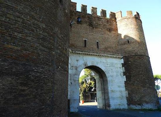 vatican-city/vatican-pinacoteca/landmark/porta-pinciana