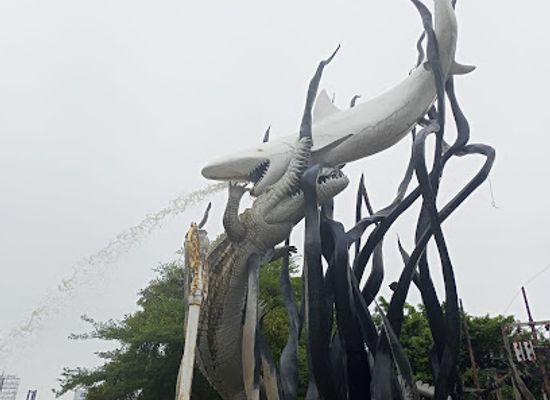 indonesia/surabaya/landmark/surabaya-submarine-monument