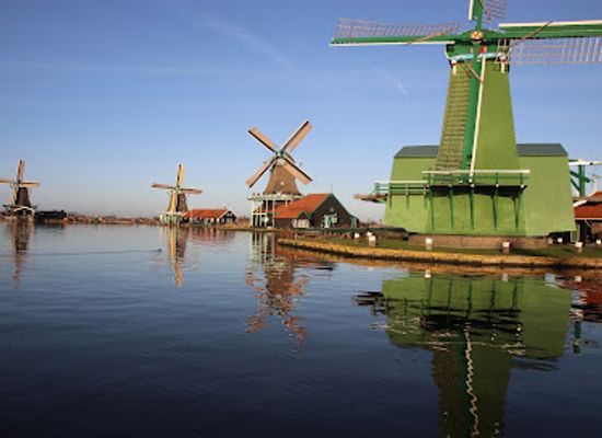 netherlands/zaanse-schans/landmark/de-gekroonde-poelenburg