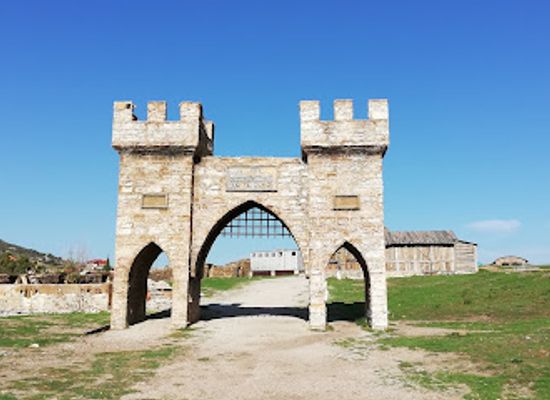ukraine/crimean-peninsula/landmark/genoese-fortress