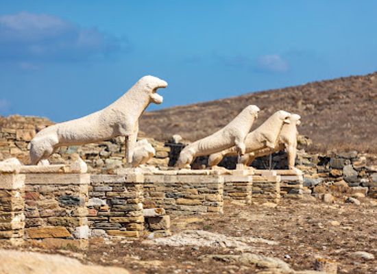 greece/mykonos/landmark/terrace-of-the-lions