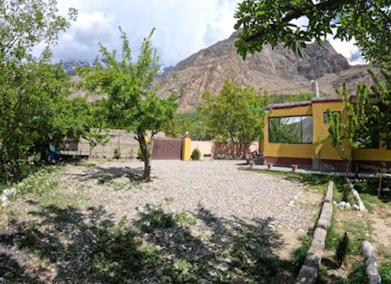 pakistan/karimabad/landmark/shaheen-resort-hunza-karimabad