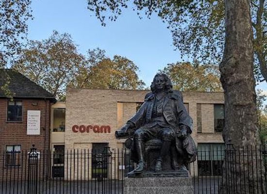 united-kingdom/london/landmark/statue-of-thomas-coram