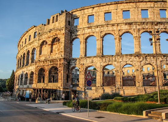 croatia/istria/landmark/free-walking-tour-pula-with-a-local-guide-augustus-walks