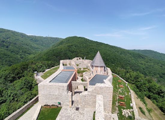 croatia/medvednica-mountain/landmark/oltar-domovine