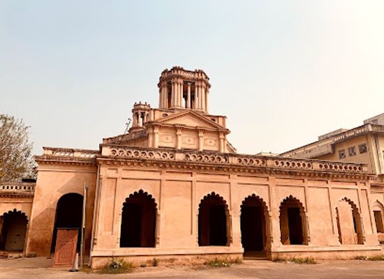 india/lucknow/landmark/chhatar-manzil
