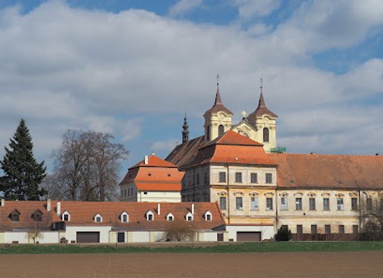 czechia/south-moravia/landmark/benediktinsky-klaster-rajhrad