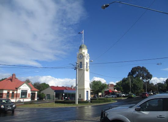 australia/high-country/landmark/woodend-clock-tower