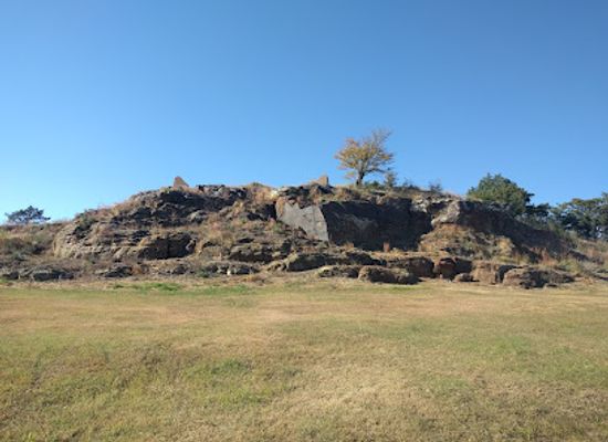 kansas/smoky-hills/landmark/pawnee-rock-state-historic-site