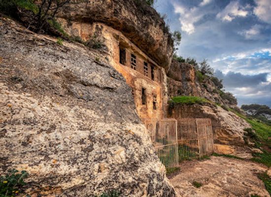 jordan/balqa-highlands/landmark/muallaqat-al-dayr