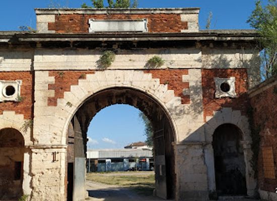 italy/verona/veronetta/landmark/bastione-delle-maddalene